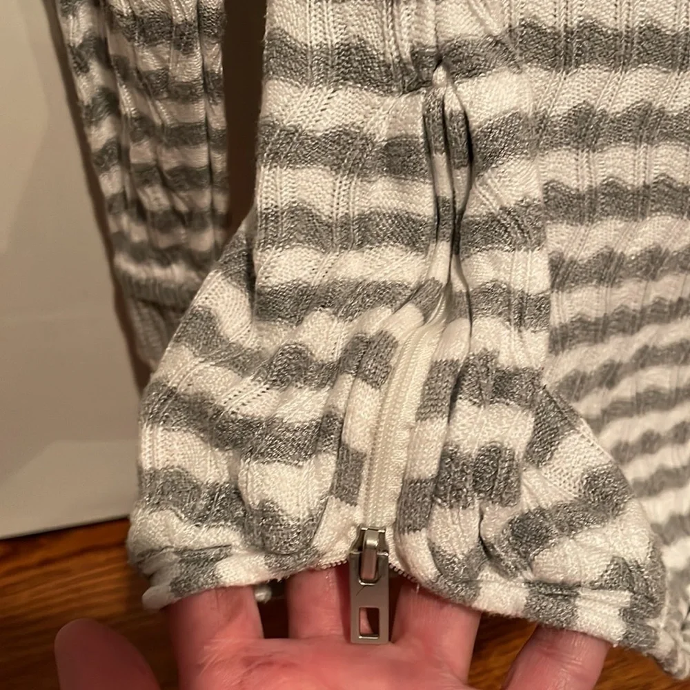 JOHN + JENN Striped Crew Neck Sweater - Picture 8 of 10